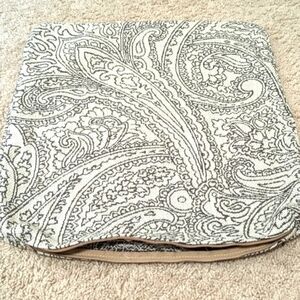 Brand New - (2) La-Z-Boy 18x18 Accent Pillow Covers Paisley Motif